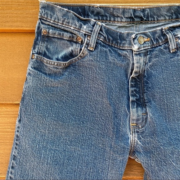 Vintage Wrangler Regular Fit Straight Leg Lightly Distressed Blue Jeans - Picture 13 of 13